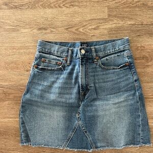GAP women’s Denim Skirt in Blue size 26